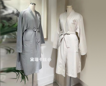 duvet cover and bed sheet 